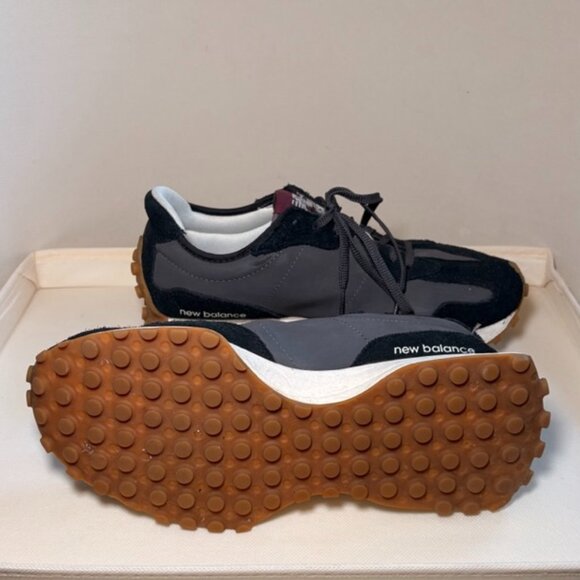 New Balance 327 Sneakers Sz. 9 in Black and Grey Suede - Picture 3 of 7